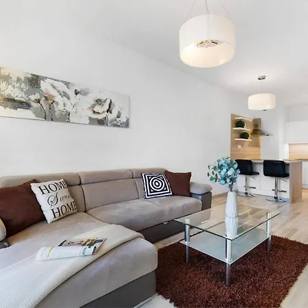 Sunflower - Modern Large Charming Apartment With Balcony Bratislava Exterior photo